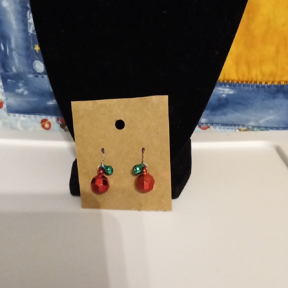 Elegant Red and Green Dangle Earrings